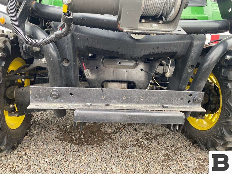 2021-john-deere-gator-image-10