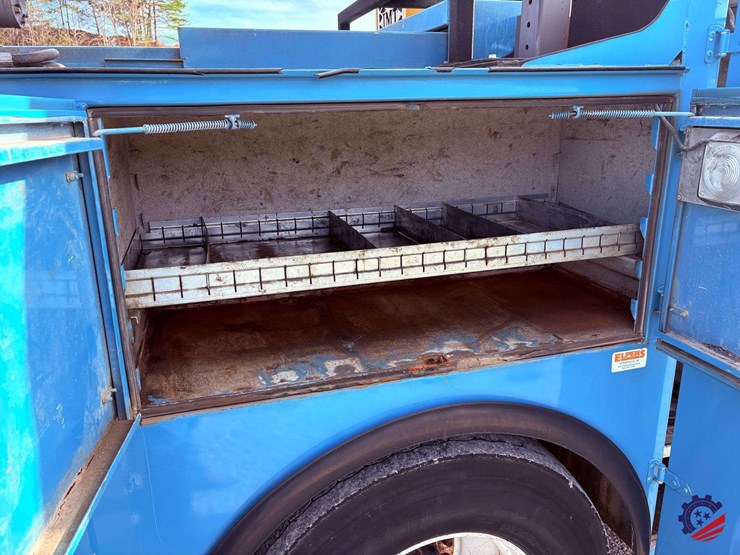 2012-peterbilt-337-image-53