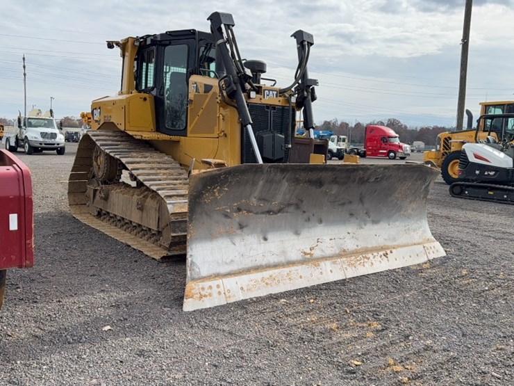 caterpillar-d6t-image-3