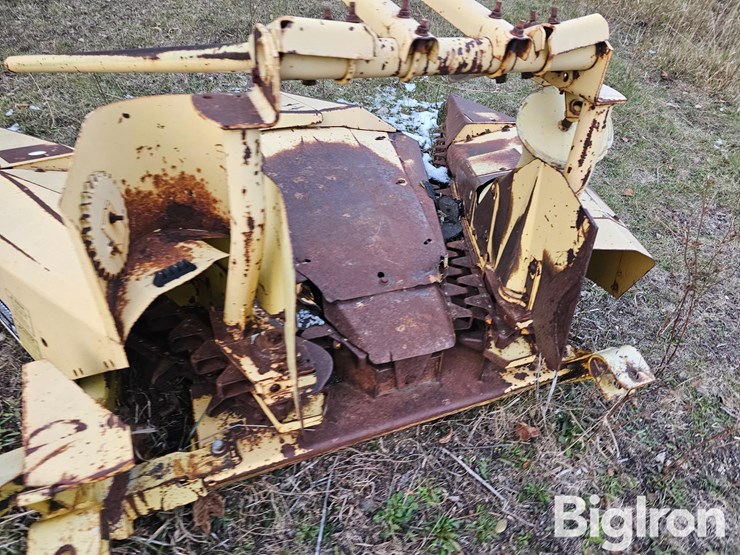 new-holland-880r2-image-19