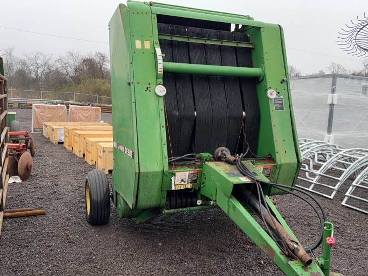 john-deere-385-image-2