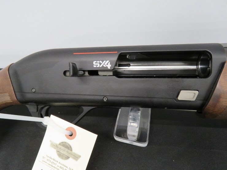 winchester-super-x4-semi-auto-12-gauge-shotgun-image-4