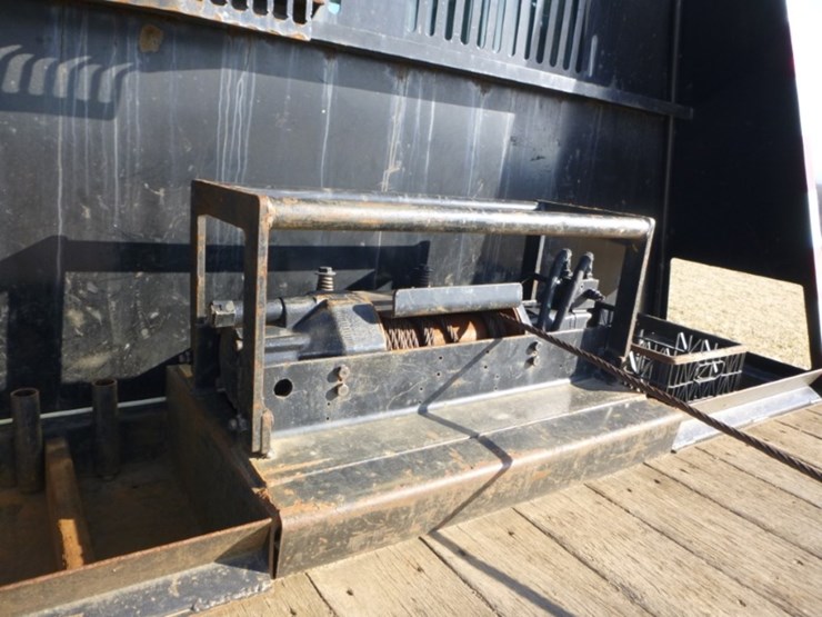 freightliner-m2-106-image-30