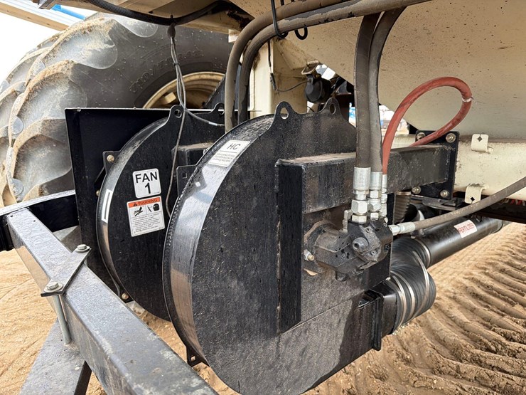 2016-bourgault-3320-66-image-70