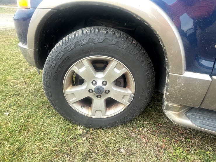 2004-ford-explorer-image-73