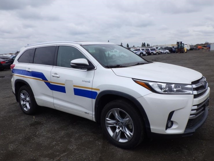 2017-toyota-highlander-image-2