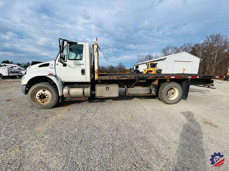 2013-international-durastar-4400-image-2