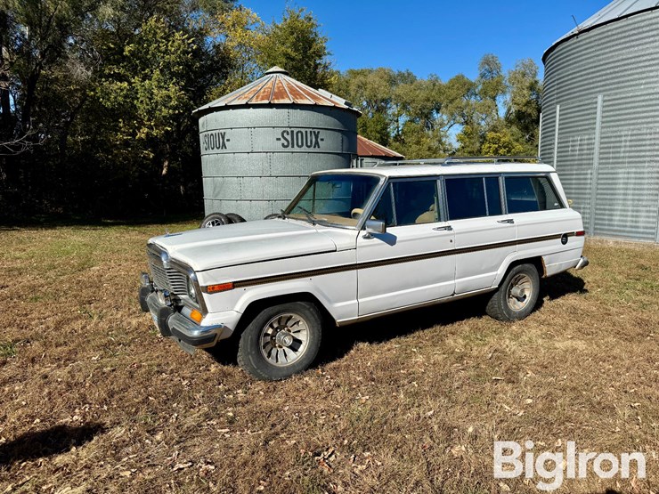 1985-jeep-grand-wagoneer-4x4-suv-image-1