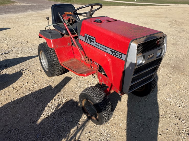 massey-ferguson-1200-image-2