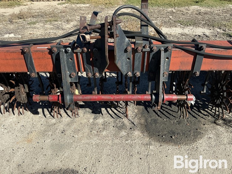 m&w-30'-folding-rotary-hoe-image-8