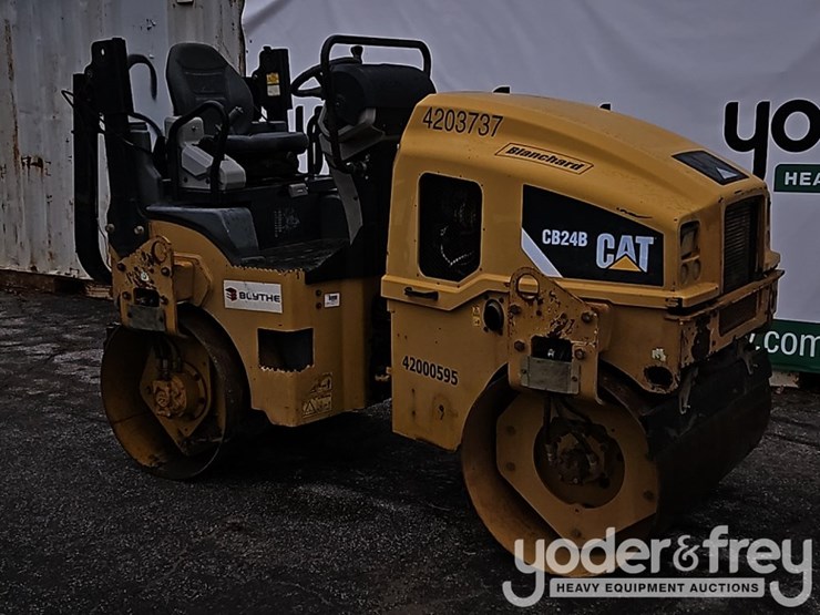 2015-caterpillar-cb24b-image-6