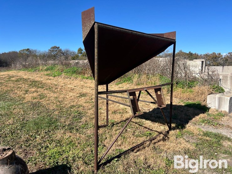 feed/seed-bulk-storage-chute-image-3