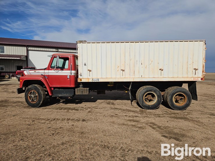 1981-international-dt466-image-8