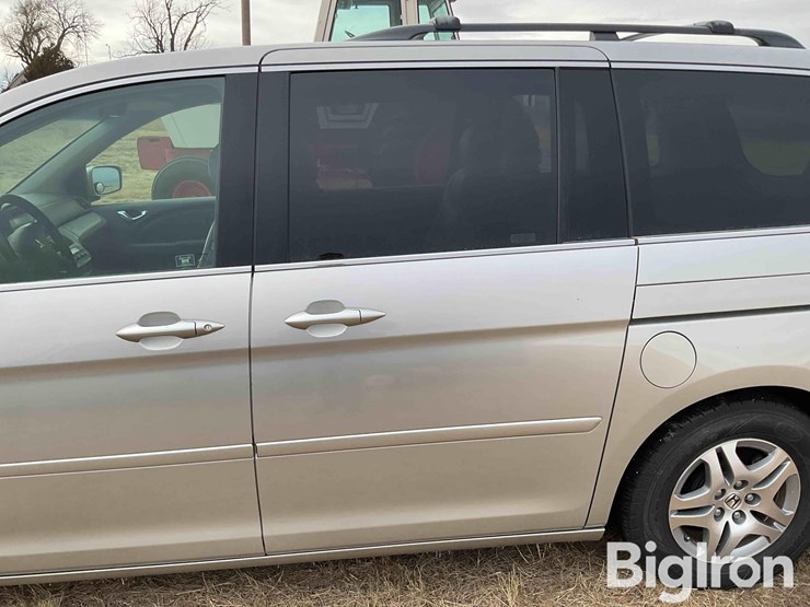 2005-honda-odyssey-image-12