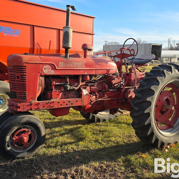 Farmall Super MTA 2WD Tractor