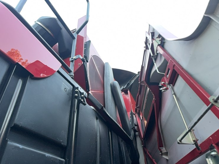 2018-case-ih-8240-image-110