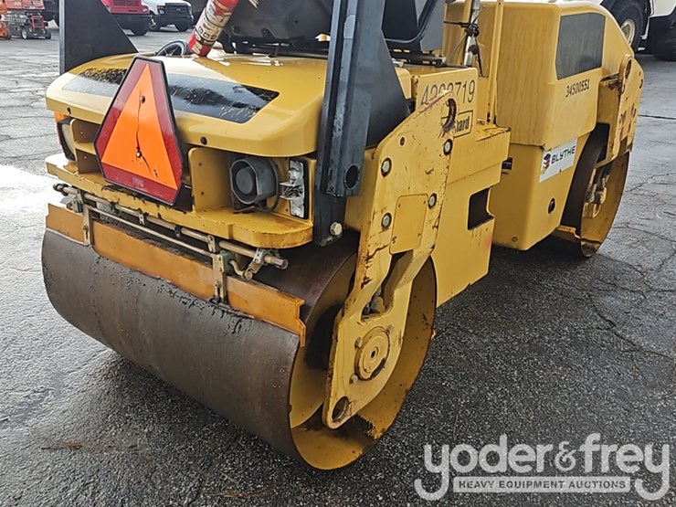 2011-caterpillar-cb34b-image-21