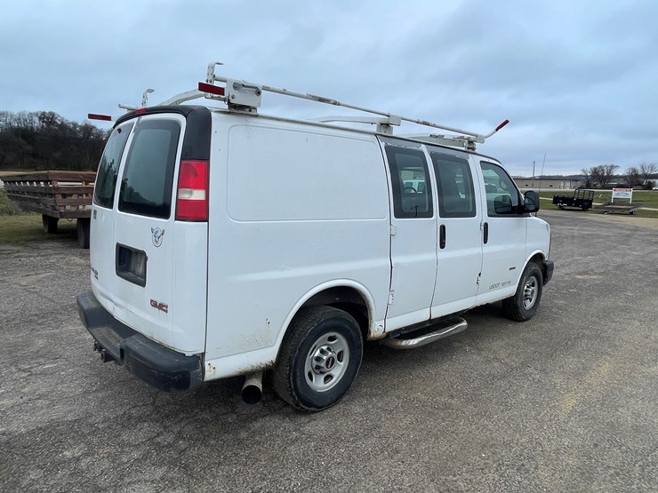 #1064-•-2012-gmc-savana-1-ton-van-(has-wi-title)-image-5