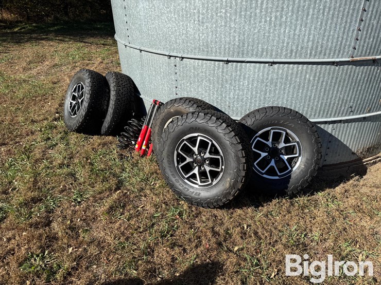 2024-bf-goodrich-285/70r17-tires-&-rims-&-suspension-image-1