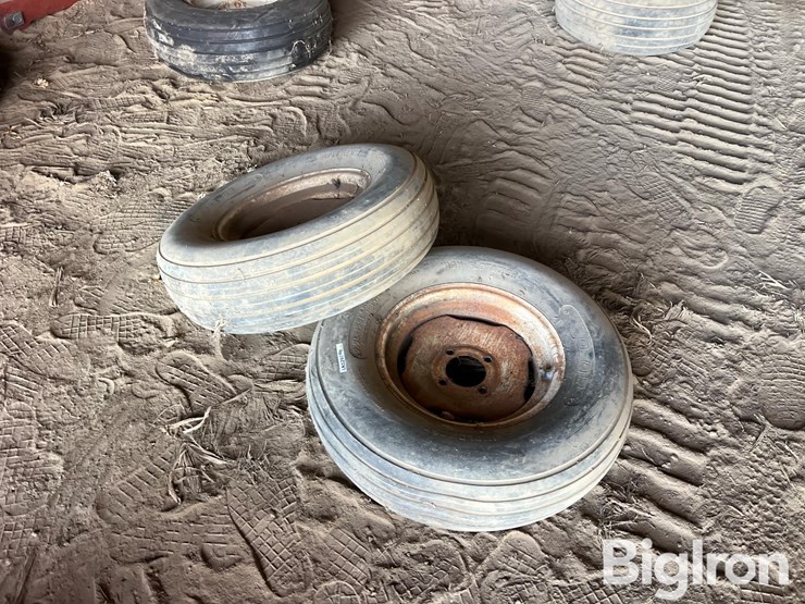 implement-9.5-15sl-tires-&-rims-image-1