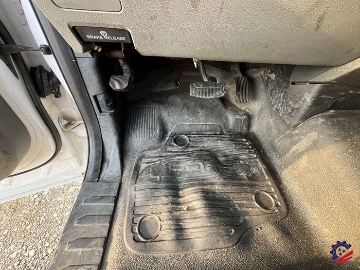 2019-ford-f350-xl-image-55