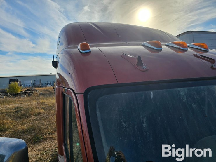 peterbilt-387-image-14