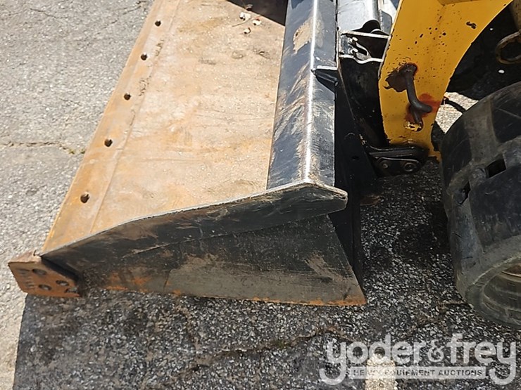 2023-caterpillar-299d3-xe-image-21