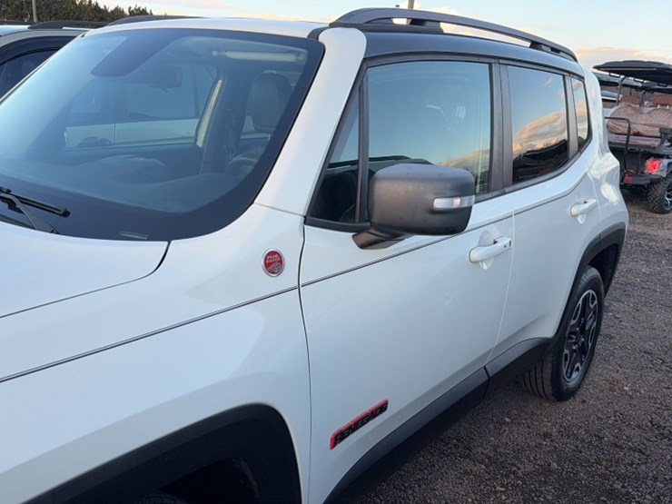 2016-jeep-renegade-image-14
