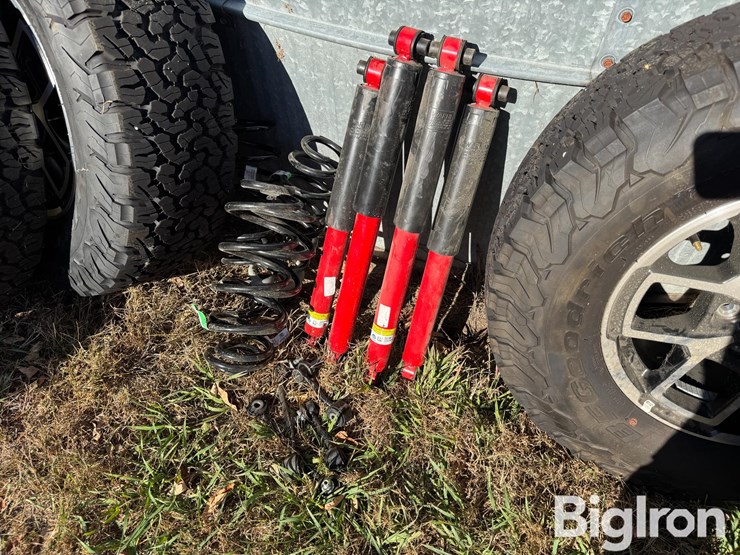 2024-bf-goodrich-285/70r17-tires-&-rims-&-suspension-image-15