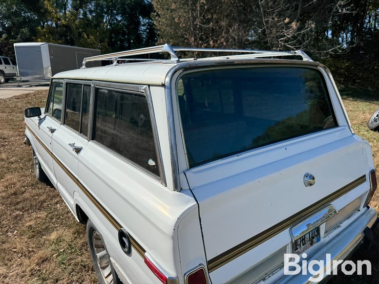 1985-jeep-grand-wagoneer-4x4-suv-image-19