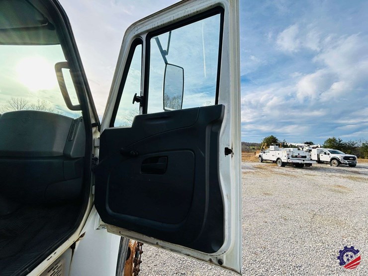 2013-international-durastar-4400-image-84