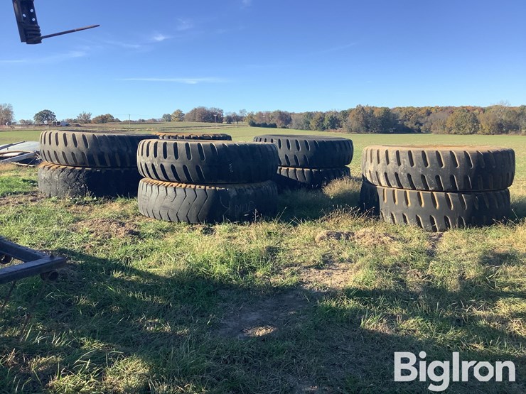 caterpillar-rims-&-tires-image-8