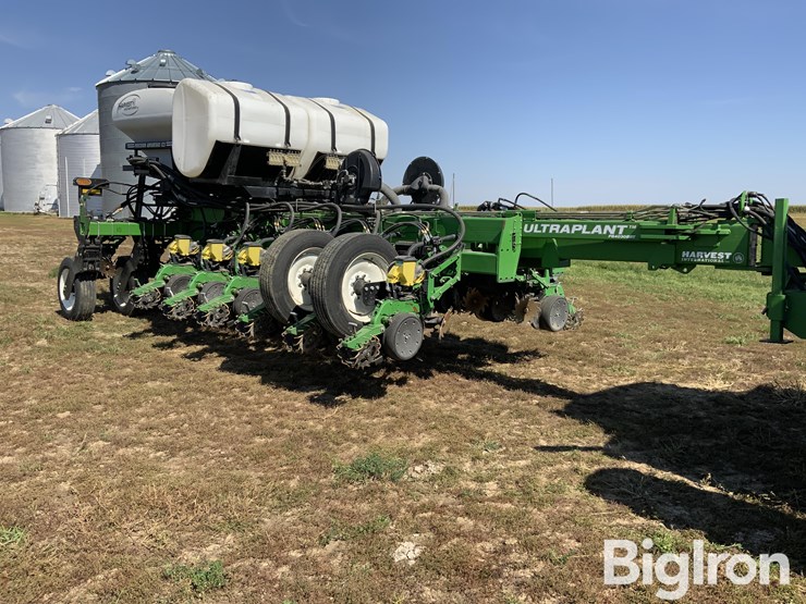 2016-harvest-international-pb4030brt-image-3