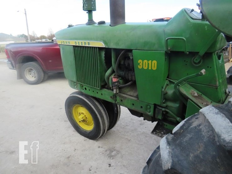 john-deere-3010-image-9