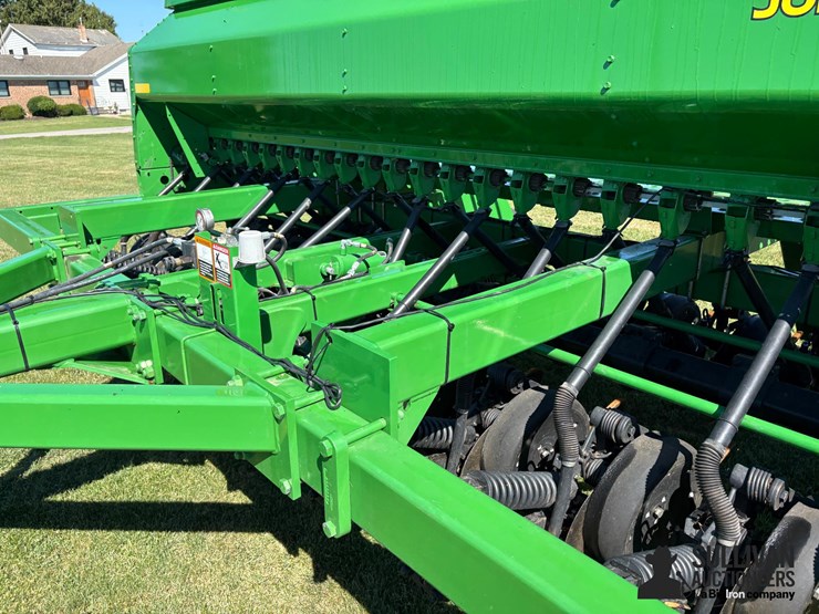 2015-john-deere-1590-image-14