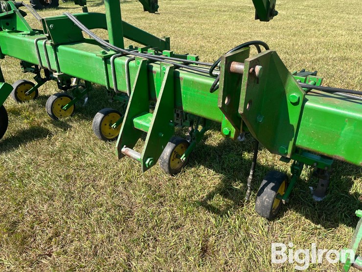 john-deere-845-image-15