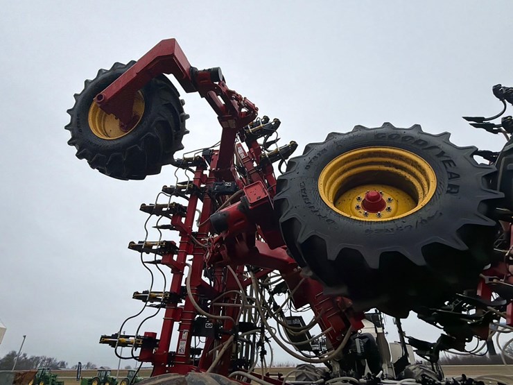 2016-bourgault-3320-66-image-28