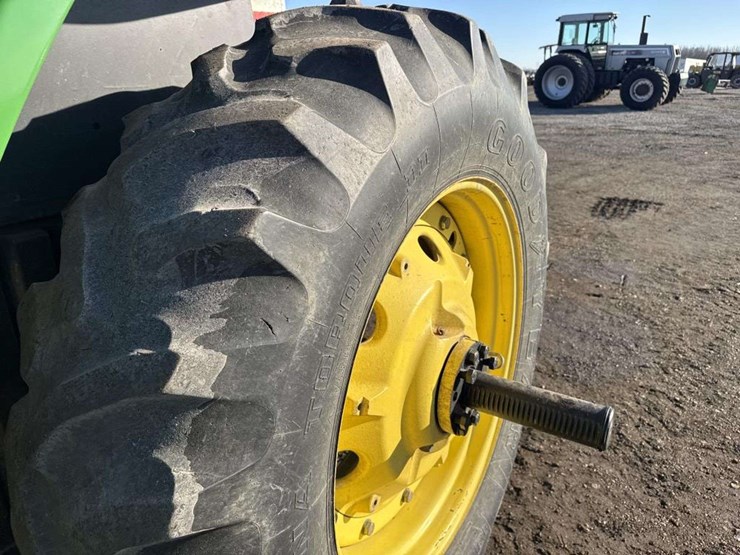 john-deere-7610-image-12