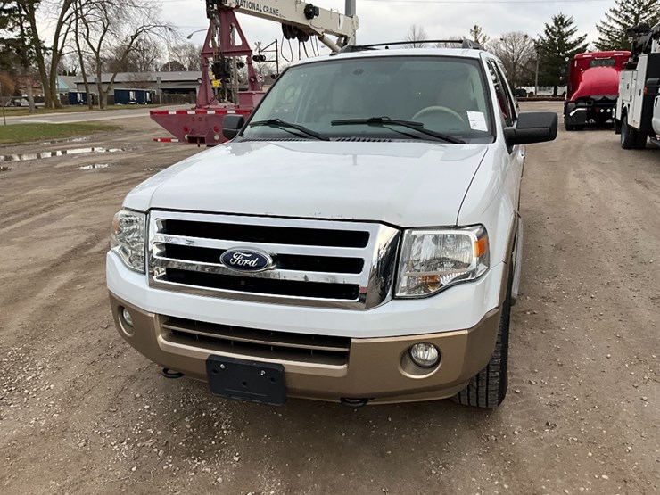 2014-ford-expedition-xlt-image-3