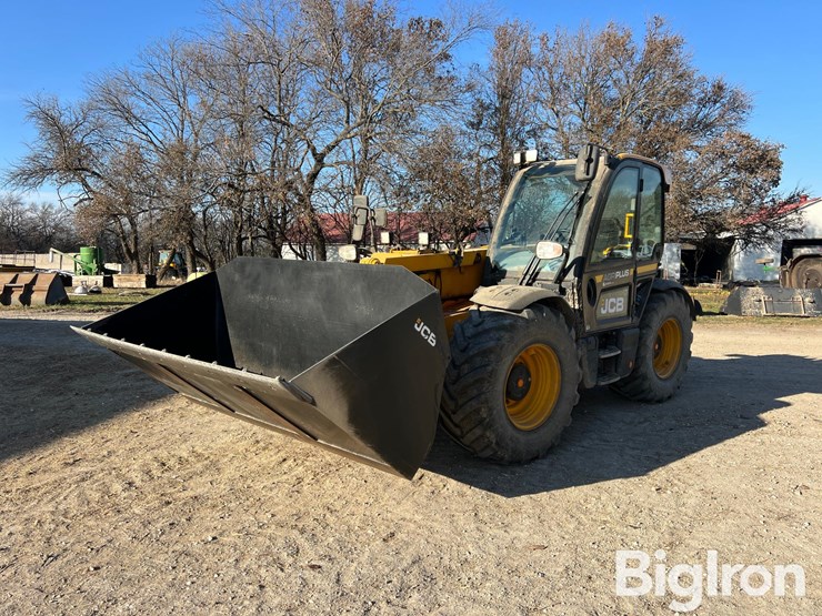 2020-jcb-542-70ag+-telehandler-image-1