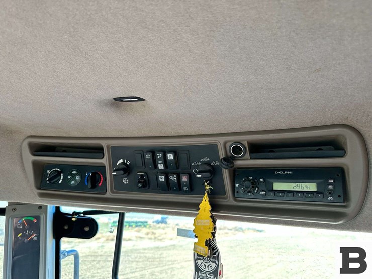 2014-case-ih-370-image-85