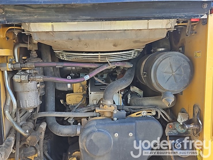 2023-caterpillar-299d3-xe-image-16