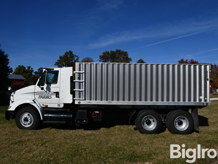 2006-international-8600-image-8