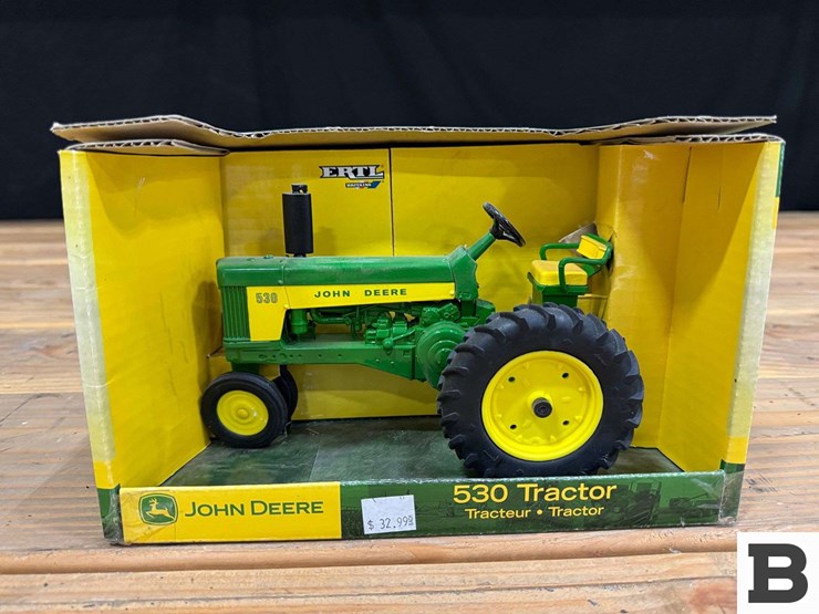 ertl-die-cast-replica-john-deere-530-tractor-1:16-scale-image-2