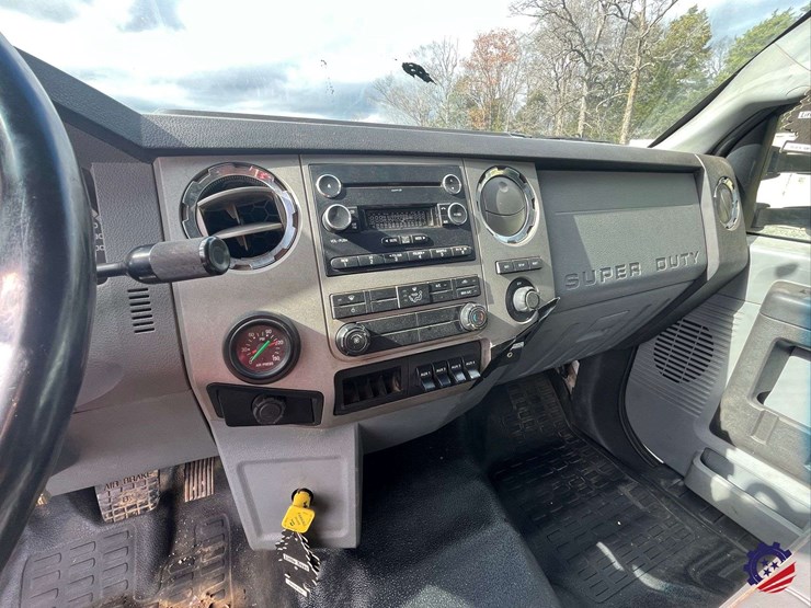 2013-ford-f750-image-66