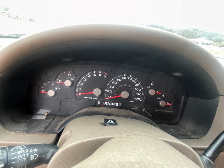 2004-ford-explorer-image-48