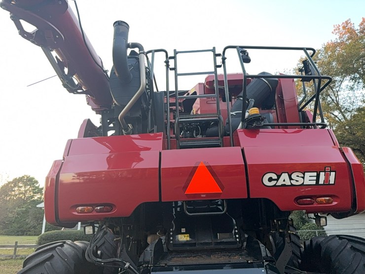 2018-case-ih-8240-image-39