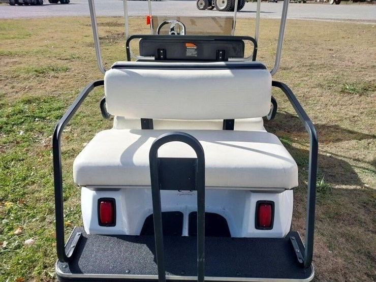 club-car-villager-6-image-5