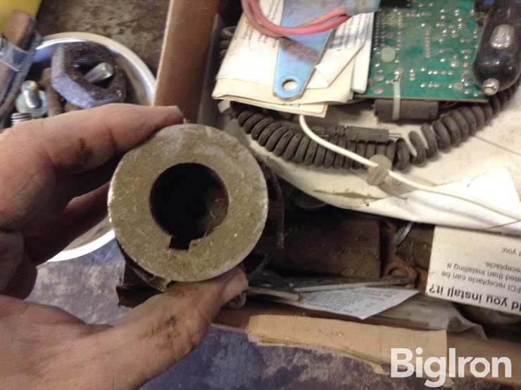 bucket-&-toolbox-w/-shop-parts-image-20