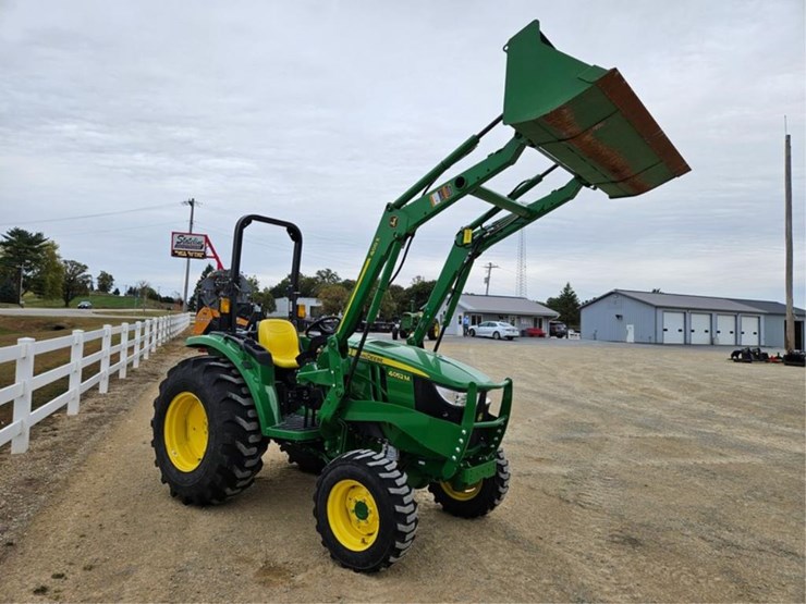 #3081-•-john-deere-4052-4x4-tractor/-400e-loader-image-12